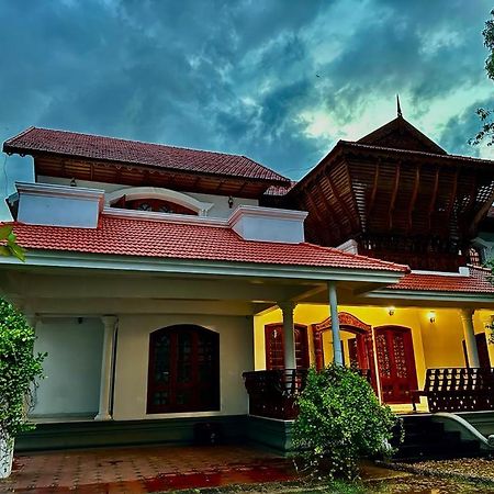 Dream Palace Alappuzha ภายนอก รูปภาพ