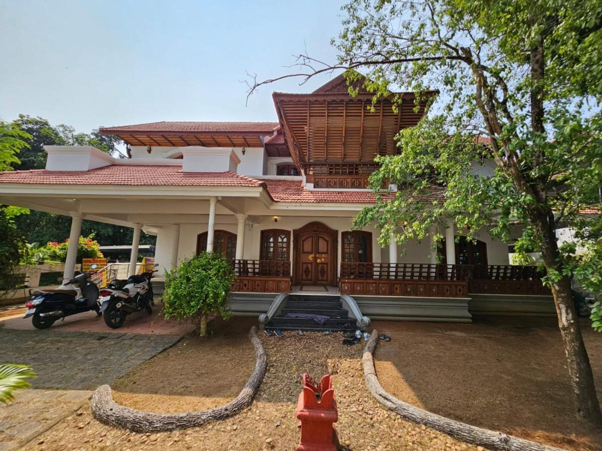 Dream Palace Alappuzha ภายนอก รูปภาพ